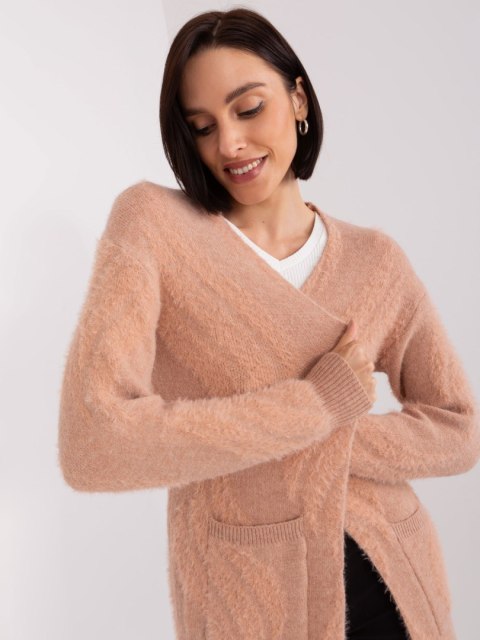 Sweter AT-SW-234501.00P brzoskwiniowy Sweter AT-SW-234501.00P brzoskwiniowy