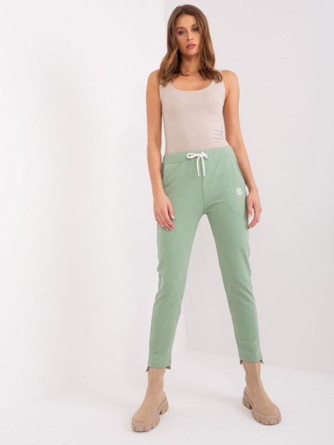 Spodnie dresowe RV-DR-8370-1.57P pistacjowy L/XL Spodnie dresowe RV-DR-8370-1.57P pistacjowy L/XL