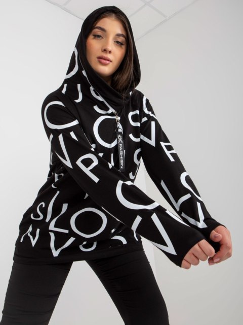 Bluza czarna z kapturem i napisami, kieszenie plus size Bluza czarna z kapturem i napisami, kieszenie plus size
