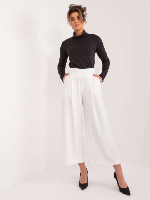 Spodnie DHJ-SP-7723.11 ecru XL Spodnie DHJ-SP-7723.11 ecru XL