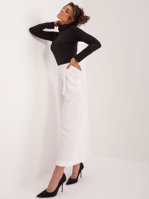 Spodnie DHJ-SP-7723.11 ecru XL Spodnie DHJ-SP-7723.11 ecru XL