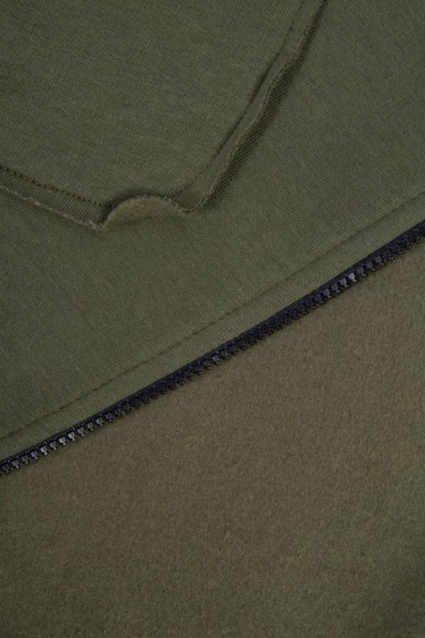 Bluza ocieplana z dłuższym tyłem i kieszeniami khaki Bluza ocieplana z dłuższym tyłem i kieszeniami khaki
