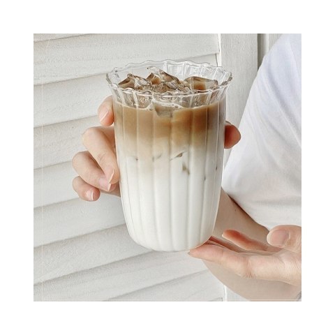 Elegancka szklanka ryflowana 420 ml do codziennego użytku