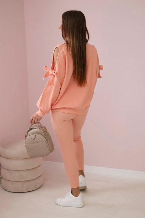 Komplet bluza z kokardą na rękawach i legginsy łososiowy Komplet bluza z kokardą na rękawach i legginsy łososiowy