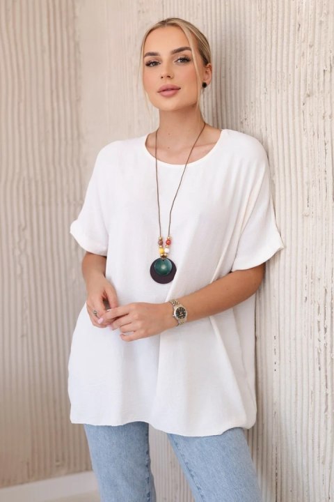 Bluzka oversize z wisiorkiem jasno beżowa, krótki rękaw Bluzka oversize z wisiorkiem jasno beżowa, krótki rękaw