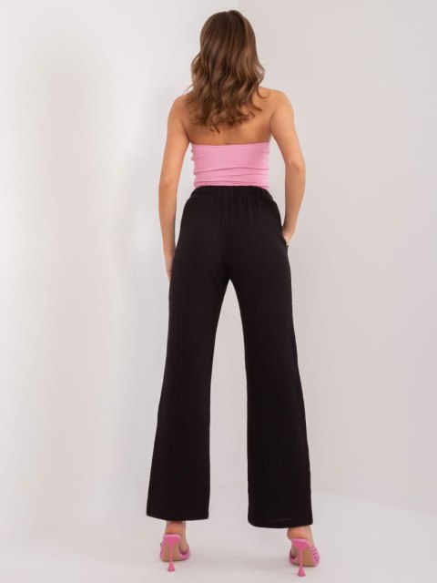 Spodnie D70032M62242A4 czarny XL Spodnie D70032M62242A4 czarny XL