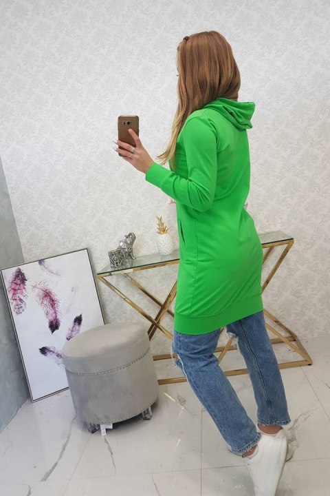 Casualowa jasnozielona bluza z kapturem i kieszeniami – styl miejski
