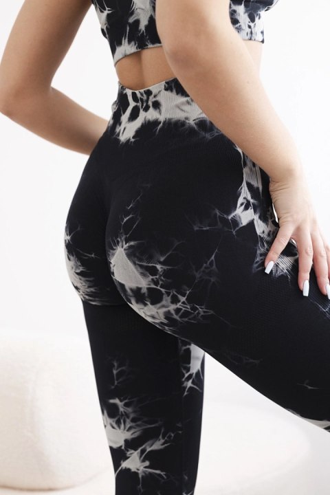 Komplet fitness top z regulowanymi ramiączkami + legginsy push up czarny Komplet fitness top z regulowanymi ramiączkami + legginsy push up czarny
