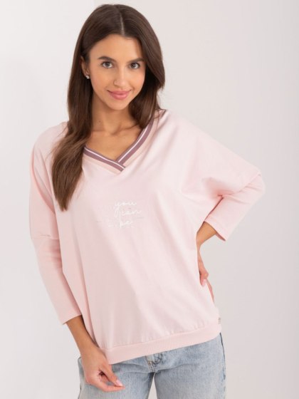 Bluzka oversize rózowa, rekaw 3/4, dekolt w serek, z napisem