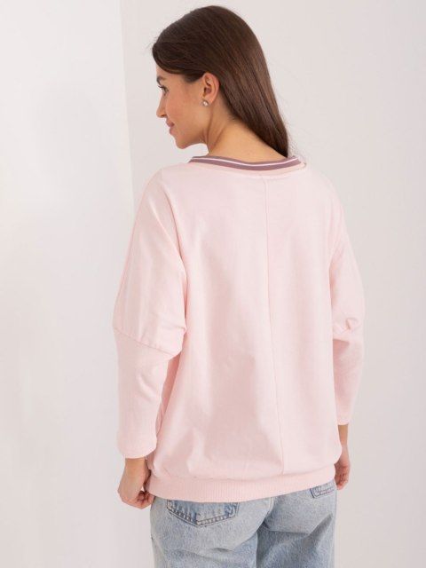 Bluzka oversize rózowa, rekaw 3/4, dekolt w serek, z napisem Bluzka oversize rózowa, rekaw 3/4, dekolt w serek, z napisem