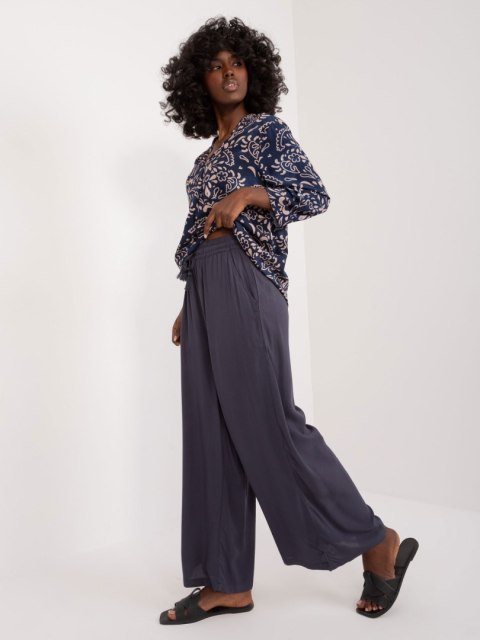 Spodnie D73761M62237E granatowy XL Spodnie D73761M62237E granatowy XL