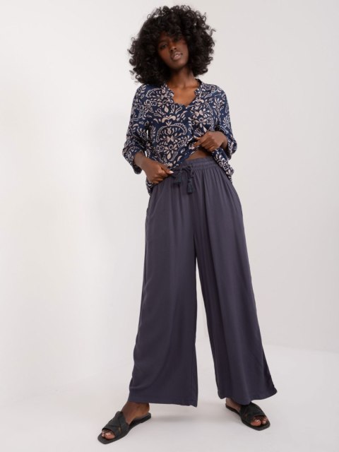 Spodnie D73761M62237E granatowy XL Spodnie D73761M62237E granatowy XL