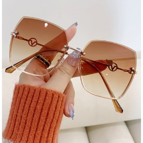 Okulary przeciwsłoneczne LIGHT BROWN simple zdobienie v OK391 Okulary przeciwsłoneczne LIGHT BROWN simple zdobienie v OK391
