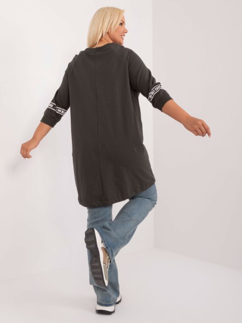 Tunika, bluzka plus size khaki z napisami i rozcięciem Tunika, bluzka plus size khaki z napisami i rozcięciem