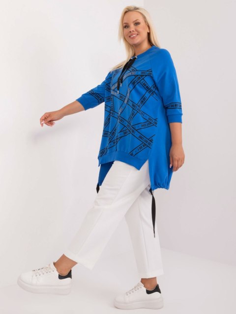 Tunika, bluzka plus size niebieska z napisami i rozcięciem Tunika, bluzka plus size niebieska z napisami i rozcięciem