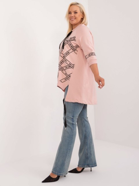 Tunika, bluzka plus size ciemno różowa z napisami i rozcięciem Tunika, bluzka plus size ciemno różowa z napisami i rozcięciem