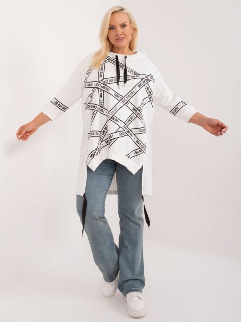 Tunika, bluzka plus size ecru z napisami i rozcięciem Tunika, bluzka plus size ecru z napisami i rozcięciem