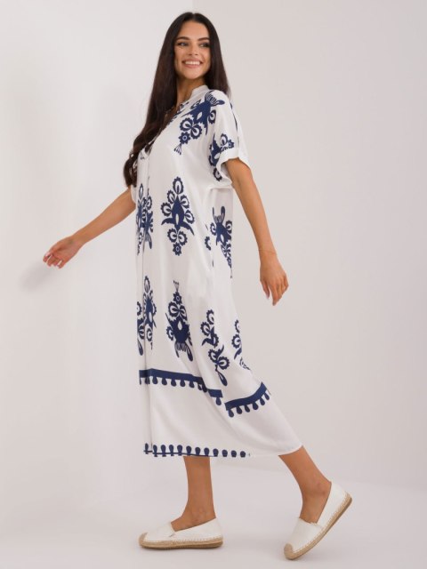 Sukienka maxi boho biało-granatowa z printem oversize Sukienka maxi boho biało-granatowa z printem oversize