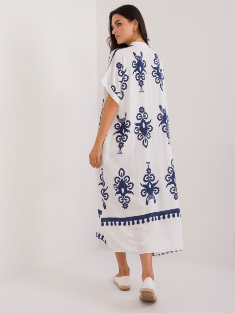 Sukienka maxi boho biało-granatowa z printem oversize Sukienka maxi boho biało-granatowa z printem oversize