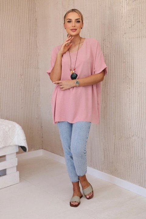 Bluzka oversize z wisiorkiem ciemno różowa, krótki rękaw Bluzka oversize z wisiorkiem ciemno różowa, krótki rękaw