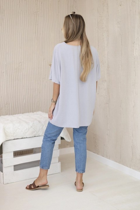 Bluzka oversize z wisiorkiem szara, krótki rękaw Bluzka oversize z wisiorkiem szara, krótki rękaw