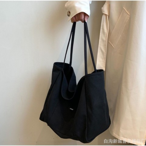 Torba materiałowa minimalistyczna duża czarna TP15CZ
