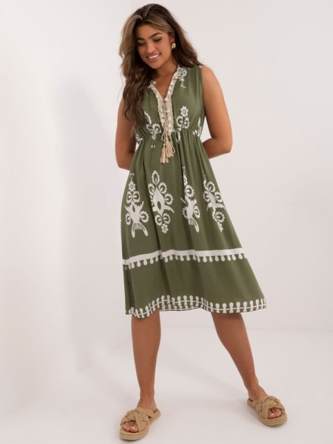 Sukienka letnia khaki z fedzlami przy dekolcie boho Sukienka letnia khaki z fedzlami przy dekolcie boho