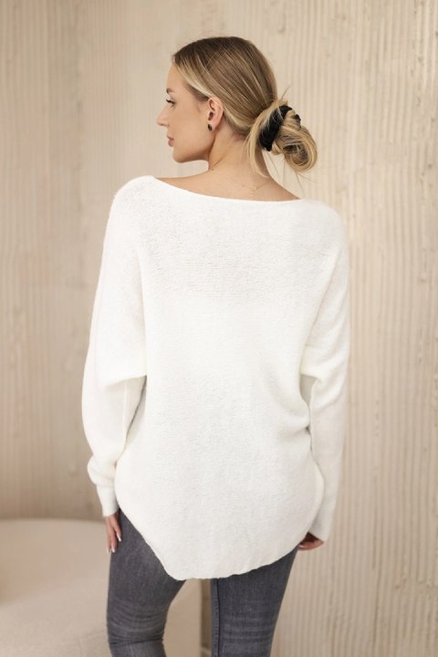 Sweter z dekoltem V ecru oversize, długi rękaw Sweter z dekoltem V ecru oversize, długi rękaw