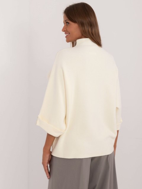 Sweter damski ecru z podwijanymi rękawami, oversize S/M Sweter damski ecru z podwijanymi rękawami, oversize S/M