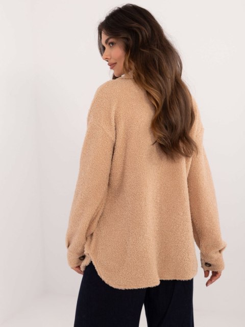 Koszula camelowa oversize bouclé z kieszeniami na guziki Koszula camelowa oversize bouclé z kieszeniami na guziki
