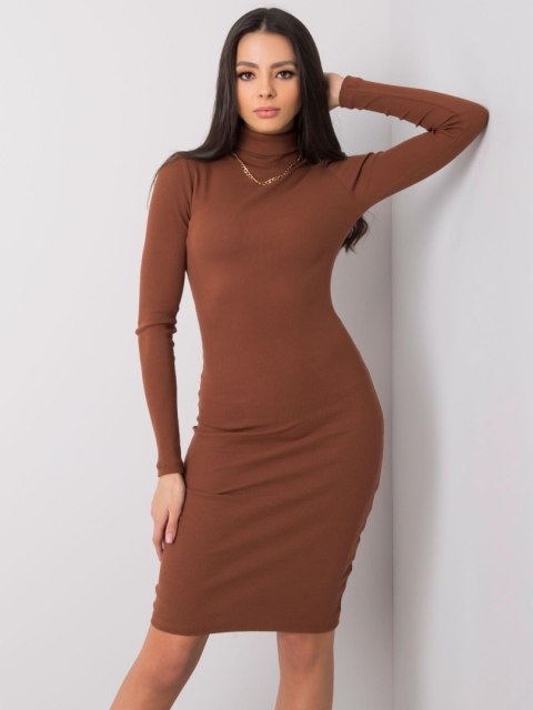 Sukienka Livia prążkowana basic z golfem brązowa S/M Sukienka Livia prążkowana basic z golfem brązowa S/M