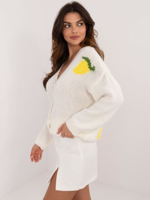Sweter z guzikami we wzory ecru Italy Moda Sweter z guzikami we wzory ecru Italy Moda