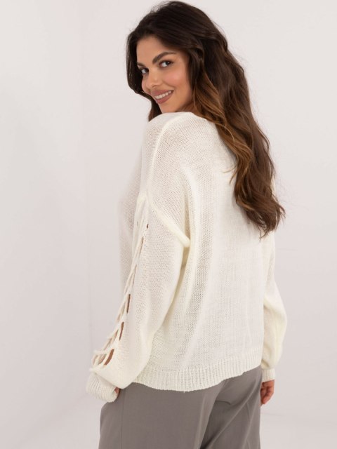 Sweter ecru rozpinany z ażurowymi rękawami Sweter ecru rozpinany z ażurowymi rękawami
