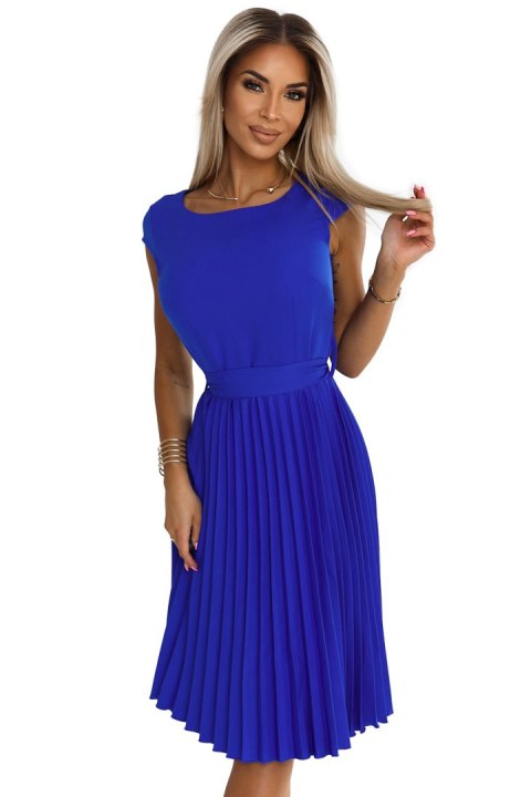 311-16 LILA Plisowana sukienka z krótkim rękawkiem i paskiem - CHABROWA - XXL 311-16 LILA Plisowana sukienka z krótkim rękawkiem i paskiem - CHABROWA - XXL