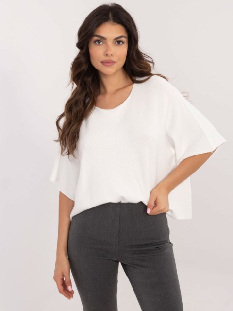 Sweter oversize biały, rękaw 3/4 idealny do pracy Sweter oversize biały, rękaw 3/4 idealny do pracy