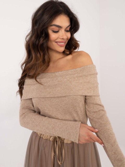 Sweter z odkrytymi ramionami camelowy, dopasowany hiszpanka Sweter z odkrytymi ramionami camelowy, dopasowany hiszpanka