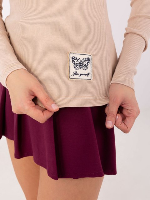 Bluzka longsleeve beżowa, w prążek, zdobiony dekolt Bluzka longsleeve beżowa, w prążek, zdobiony dekolt