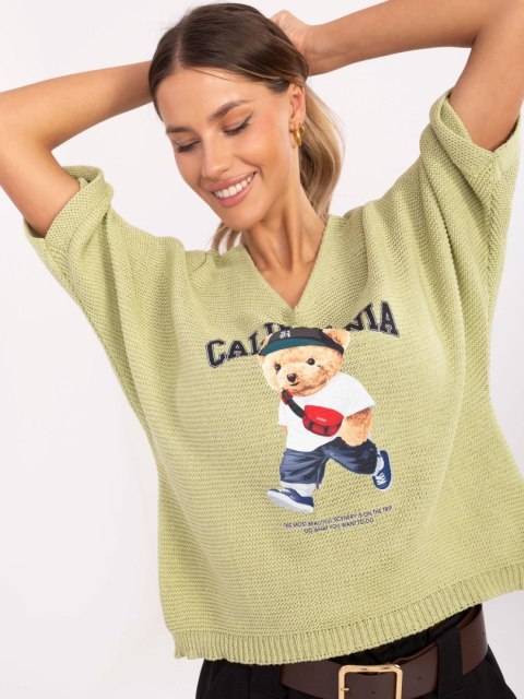 Sweter oversize, pistacjowy z misiem California, z krótkim rękawem Sweter oversize, pistacjowy z misiem California, z krótkim rękawem