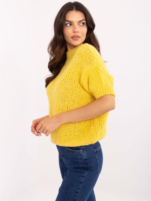 Sweter żółty, oversize z krótkim rękawem i okrągłym dekoltem Sweter żółty, oversize z krótkim rękawem i okrągłym dekoltem