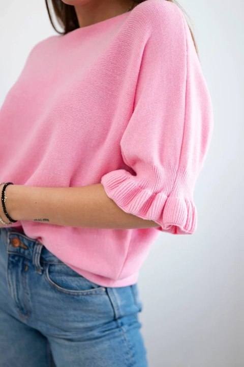 Sweter z falbanką na rękawie jasny różowy Sweter z falbanką na rękawie jasny różowy