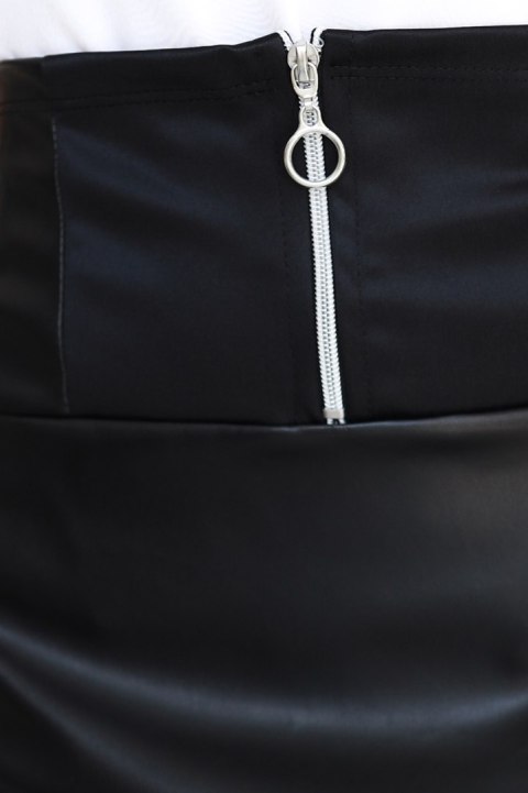 583-1 Elegancka spódnica z zamkiem - CZARNA ekoskóra - 2XL/3XL 583-1 Elegancka spódnica z zamkiem - CZARNA ekoskóra - 2XL/3XL