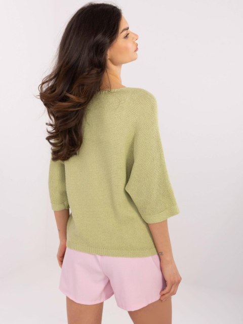 Sweter pistacjowy, oversize z rękawem 3/4, z nadrukiem motyla Sweter pistacjowy, oversize z rękawem 3/4, z nadrukiem motyla