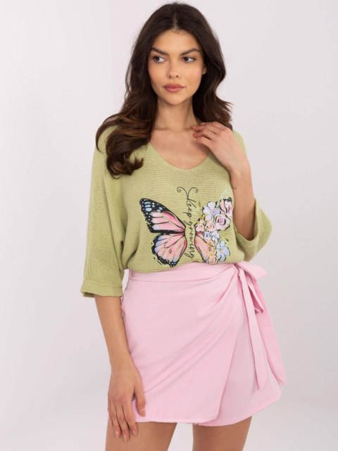 Sweter pistacjowy, oversize z rękawem 3/4, z nadrukiem motyla Sweter pistacjowy, oversize z rękawem 3/4, z nadrukiem motyla