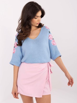Sweter niebieski z rękawem 3/4 z nadrukiem kwiatowym
