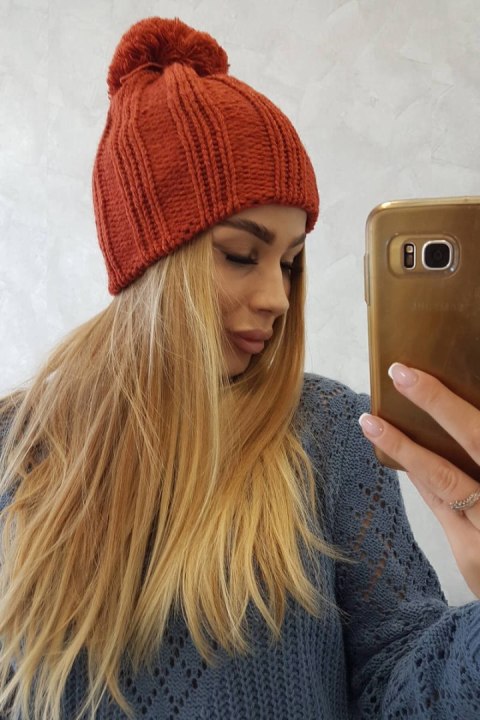 Ciepła czapka damska Idalia K284 – klasyczny fason zimowy