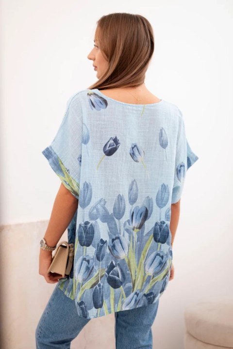 Luźna koszula w stylu boho – niebieska z kwiatowym printem Luźna koszula w stylu boho – niebieska z kwiatowym printem