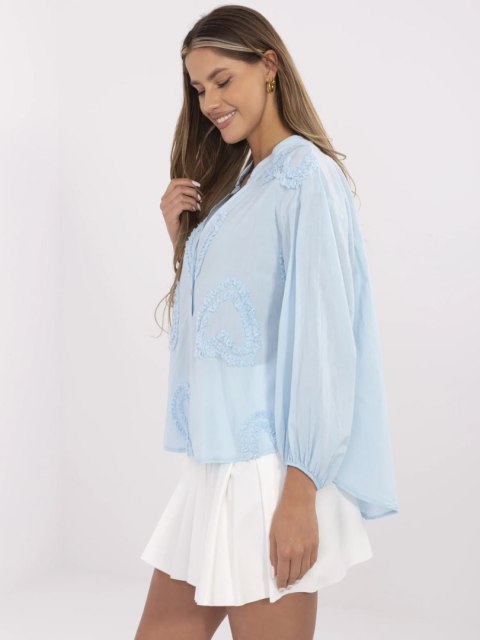 Bluzka TW-KS-BI-3145.67 jasny niebieski M Bluzka TW-KS-BI-3145.67 jasny niebieski M