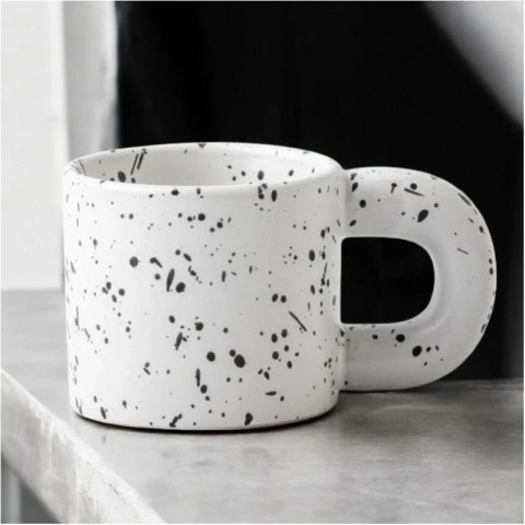 Ceramiczny, nakrapiany kubek z uchem 300 ml Matowy CUP19 Ceramiczny, nakrapiany kubek z uchem 300 ml Matowy CUP19