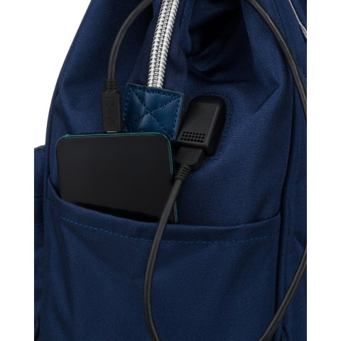 Granatowy plecak podróżny z portem USB - Peterson