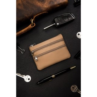 Etui na klucze ze skóry naturalnej w ciemno beżowym kolorze zamykane na suwak